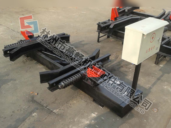 煤矿道岔专用阻车器.jpg